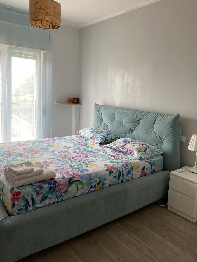 Tres Joli Bed and Breakfast Rom Exteriör bild
