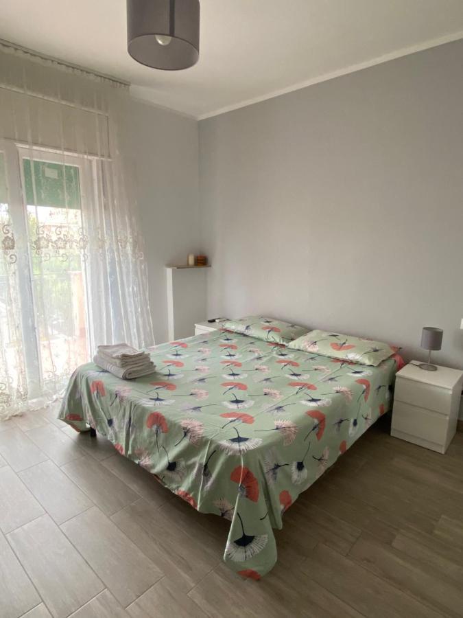 Tres Joli Bed and Breakfast Rom Exteriör bild