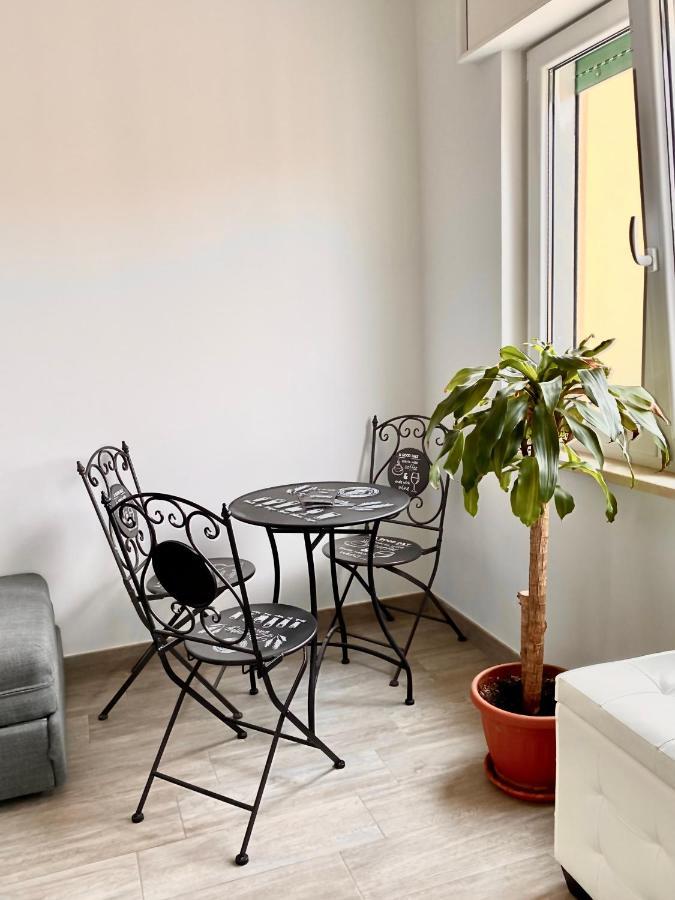 Tres Joli Bed and Breakfast Rom Exteriör bild